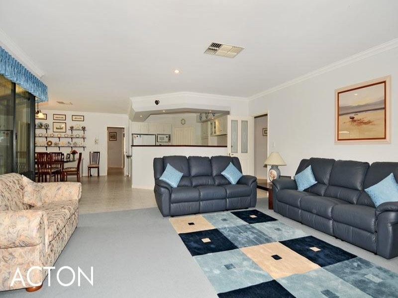 32 Nutbush Avenue, Falcon WA 6210