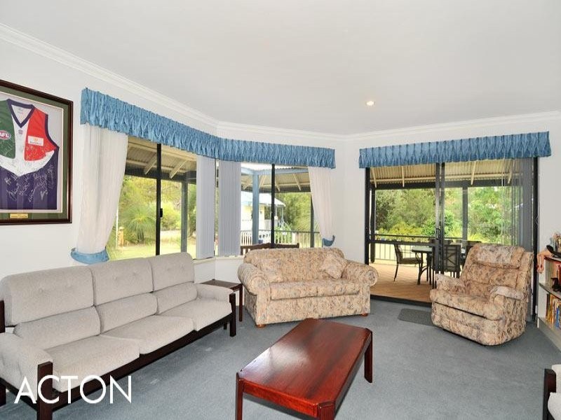 32 Nutbush Avenue, Falcon WA 6210