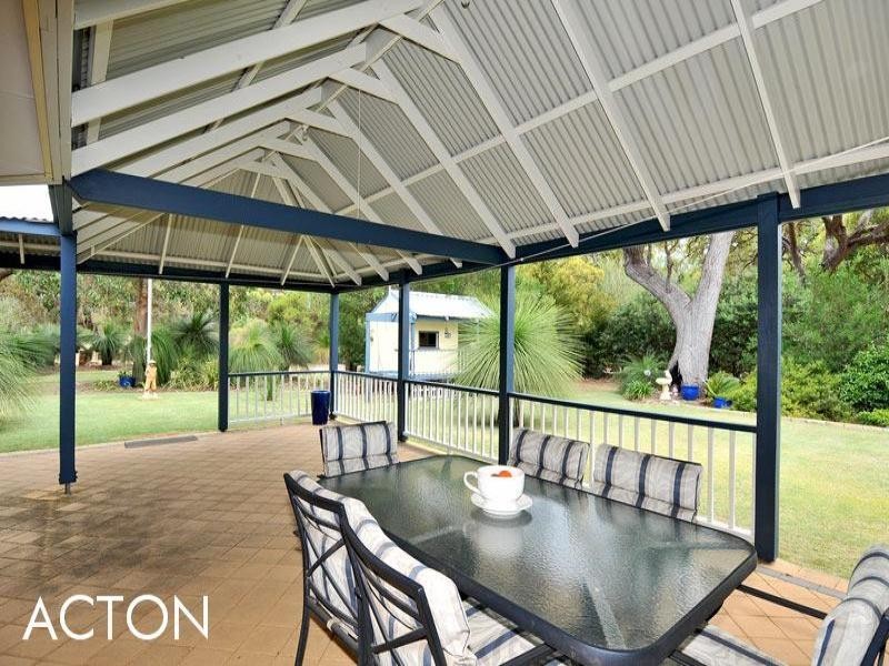 32 Nutbush Avenue, Falcon WA 6210