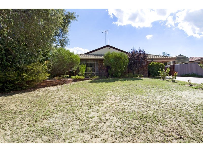 17 Balranald Street, Dudley Park WA 6210