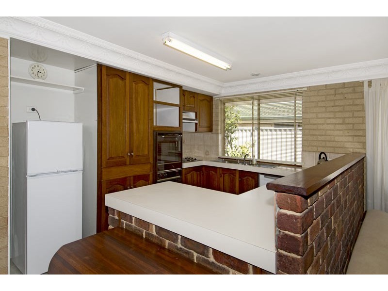17 Balranald Street, Dudley Park WA 6210