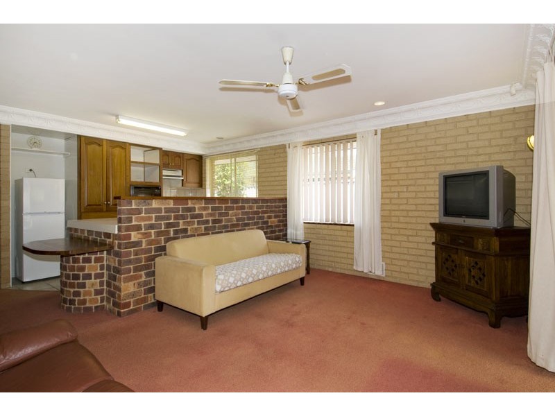 17 Balranald Street, Dudley Park WA 6210