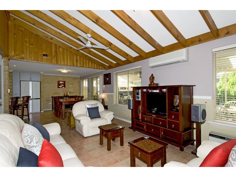 3 Nutans Court, Halls Head WA 6210