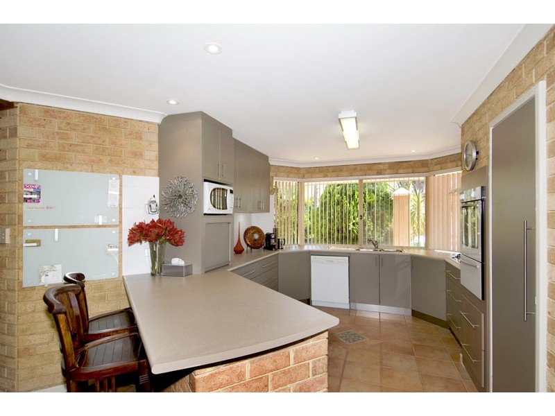 3 Nutans Court, Halls Head WA 6210