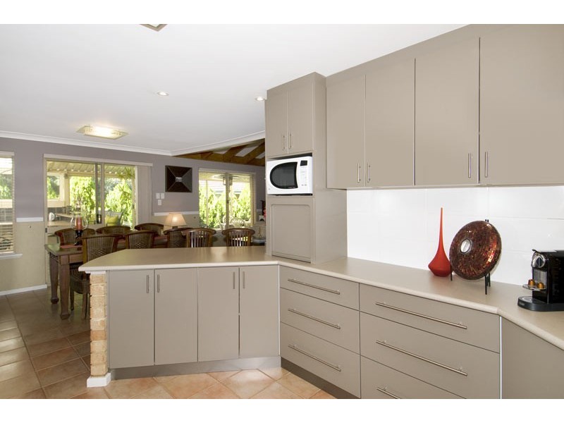 3 Nutans Court, Halls Head WA 6210