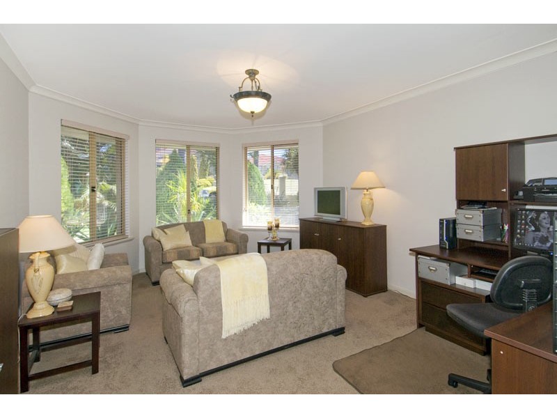 3 Nutans Court, Halls Head WA 6210