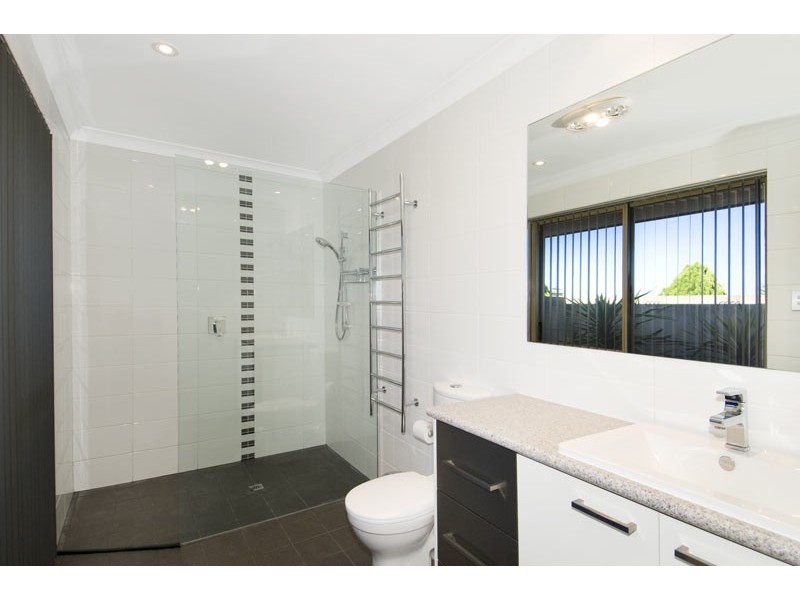 3 Nutans Court, Halls Head WA 6210