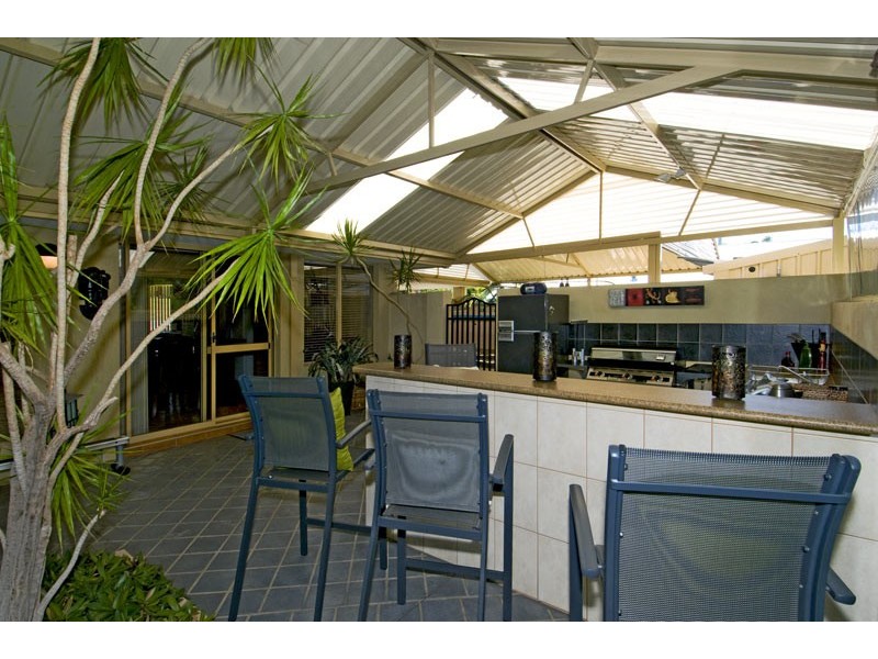 3 Nutans Court, Halls Head WA 6210