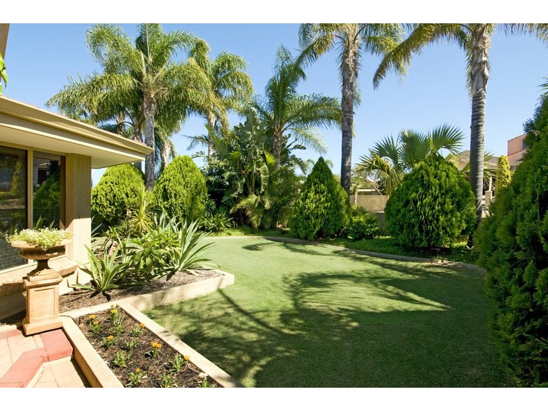 3 Nutans Court, Halls Head WA 6210