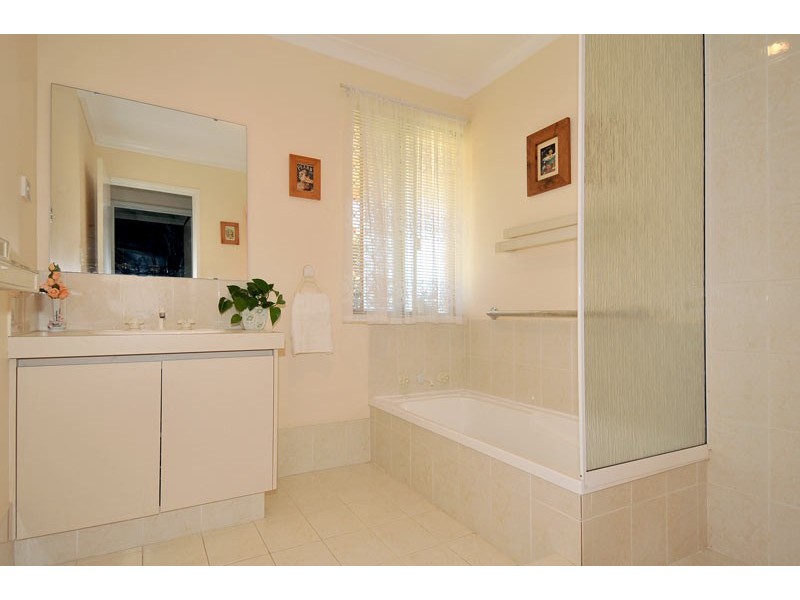 4 Waxberry Close, Halls Head WA 6210