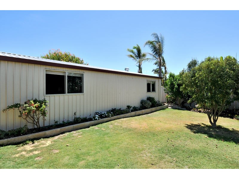 4 Waxberry Close, Halls Head WA 6210