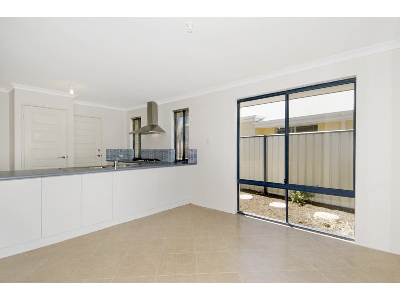 22 Kirkland Ave, Meadow Springs WA 6210