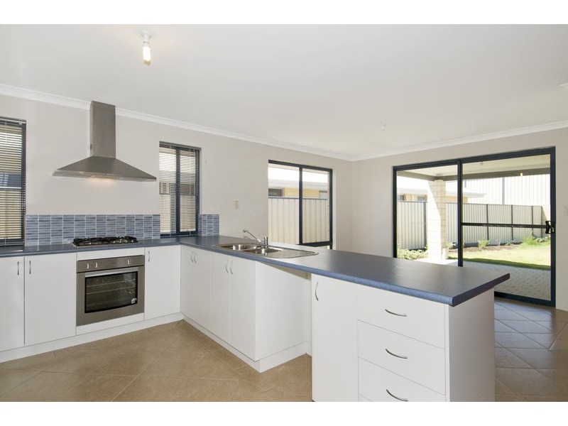 22 Kirkland Ave, Meadow Springs WA 6210