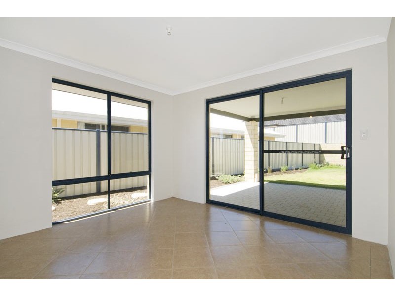 22 Kirkland Ave, Meadow Springs WA 6210