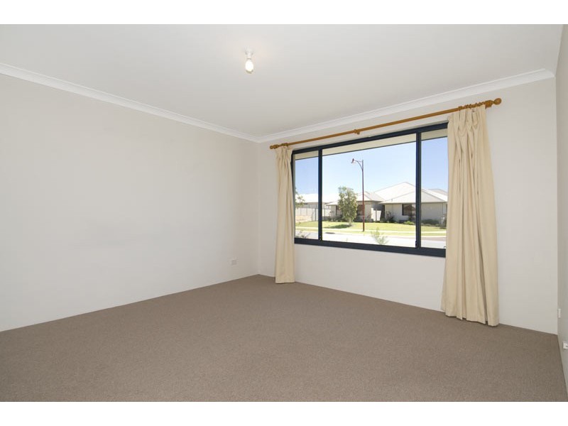 22 Kirkland Ave, Meadow Springs WA 6210