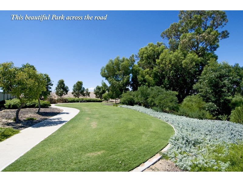 22 Kirkland Ave, Meadow Springs WA 6210