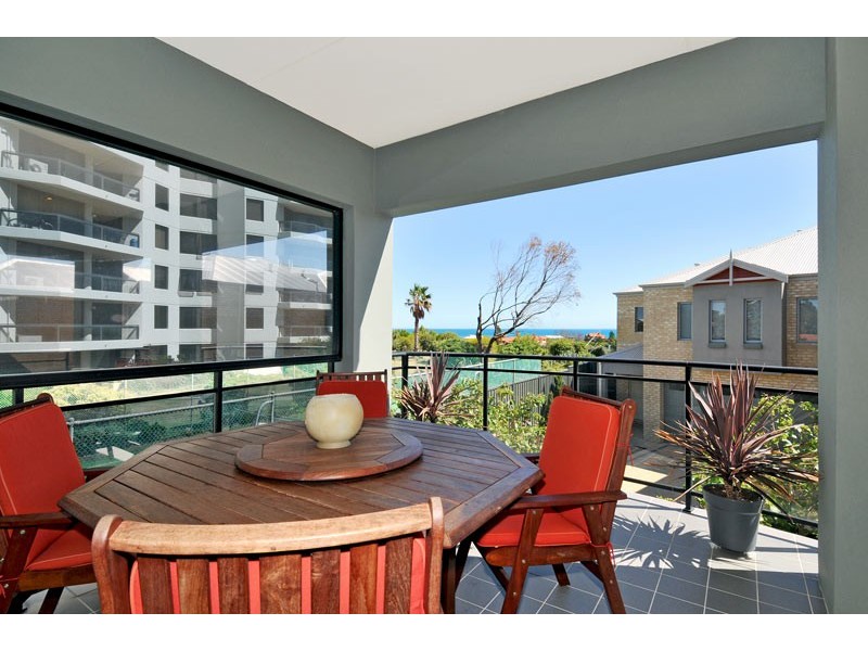 17/6 Valley Road, Halls Head WA 6210