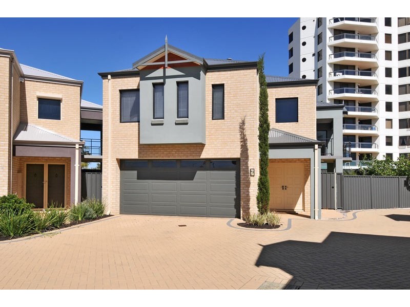 17/6 Valley Road, Halls Head WA 6210