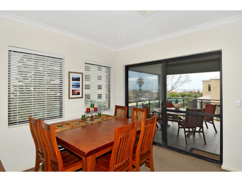 17/6 Valley Road, Halls Head WA 6210