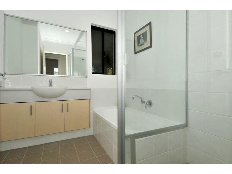 17/6 Valley Road, Halls Head WA 6210