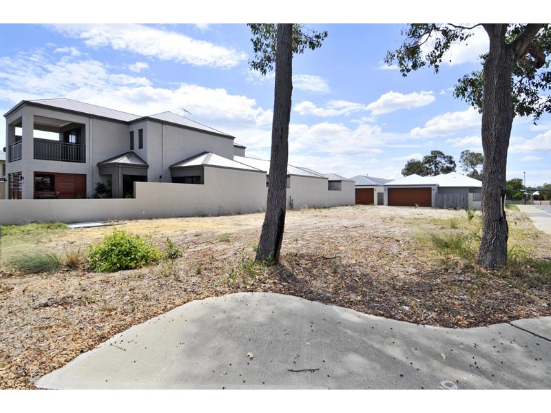 131 Darwin Terrace, Dudley Park WA 6210