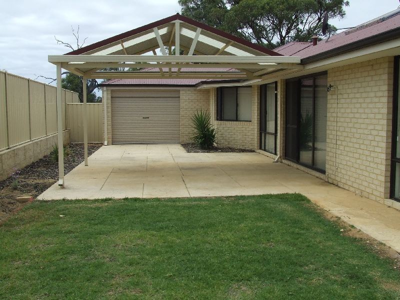 13 Malata Ridge, Lakelands WA 6180