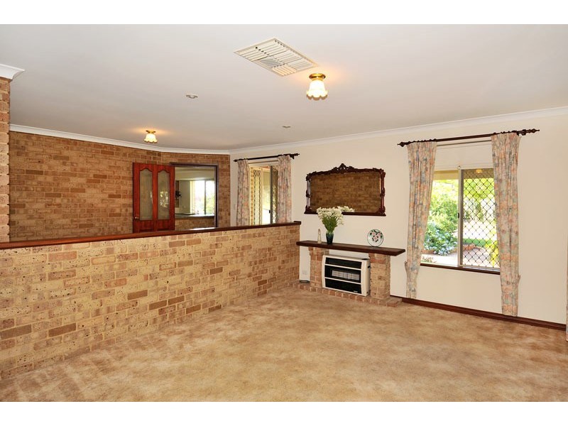 34 Leyburn Drive, Halls Head WA 6210