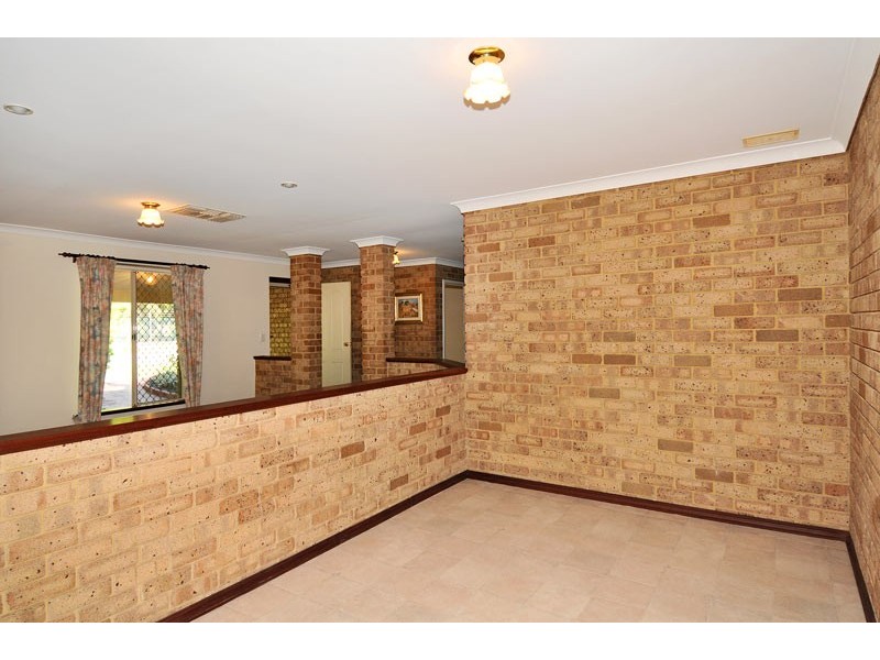 34 Leyburn Drive, Halls Head WA 6210