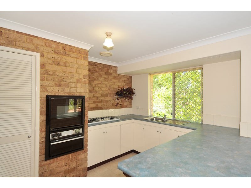 34 Leyburn Drive, Halls Head WA 6210