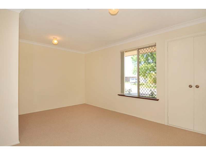 34 Leyburn Drive, Halls Head WA 6210