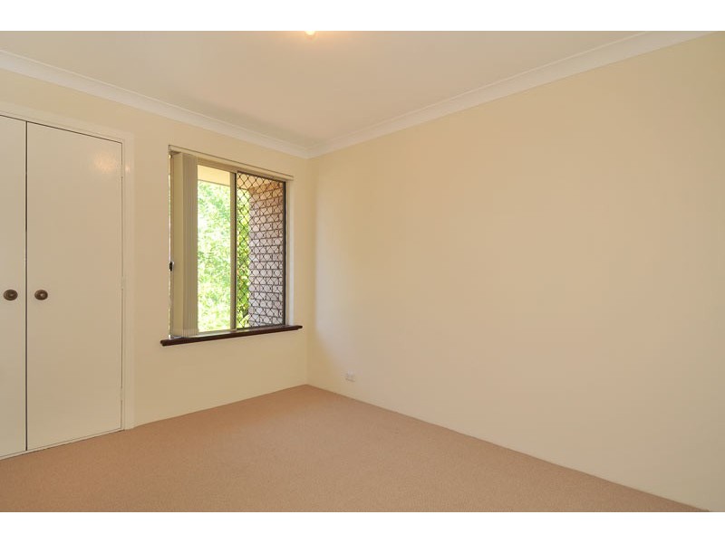 34 Leyburn Drive, Halls Head WA 6210