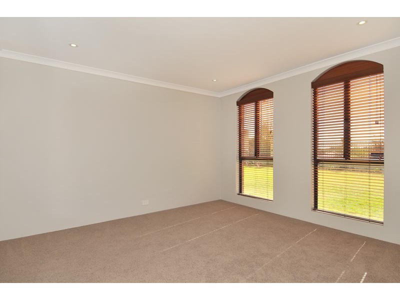 16 Paperbark Way, Wannanup WA 6210