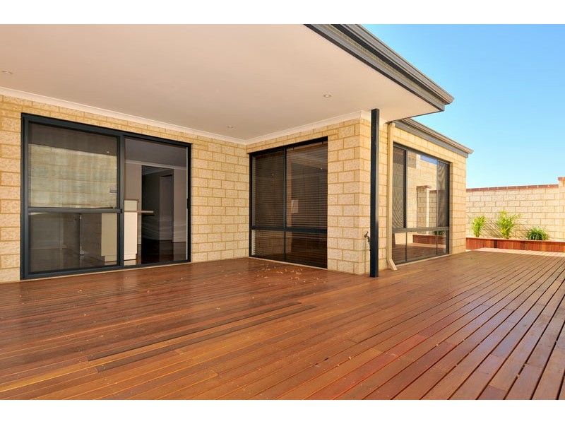 16 Paperbark Way, Wannanup WA 6210
