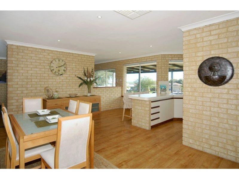 76 Crystaluna Drive, Singleton WA 6175
