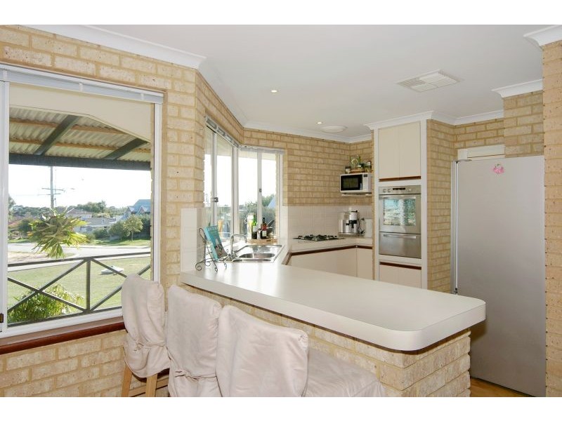 76 Crystaluna Drive, Singleton WA 6175
