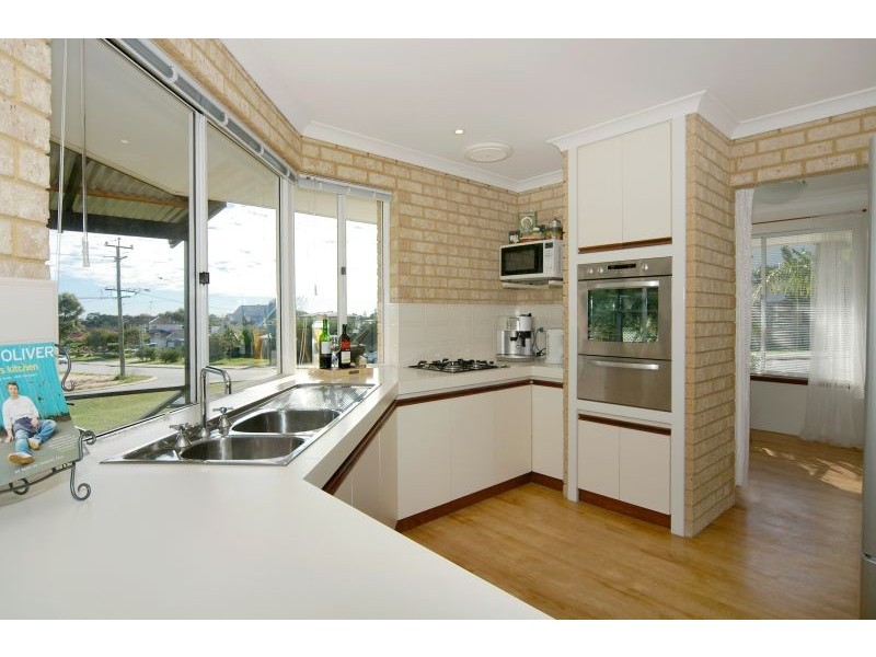 76 Crystaluna Drive, Singleton WA 6175