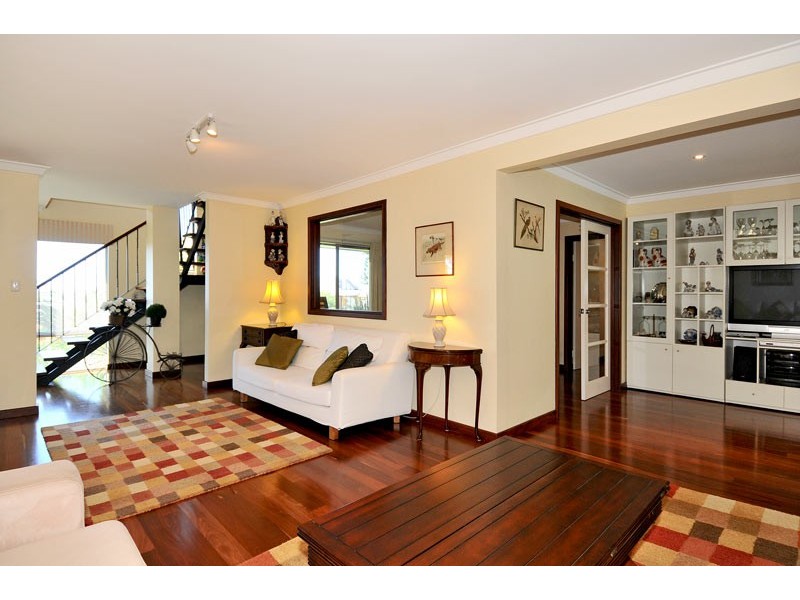 18 Armstrong Street, Halls Head WA 6210