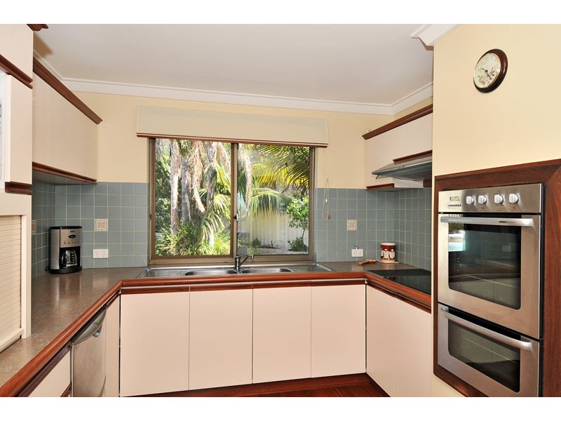 18 Armstrong Street, Halls Head WA 6210