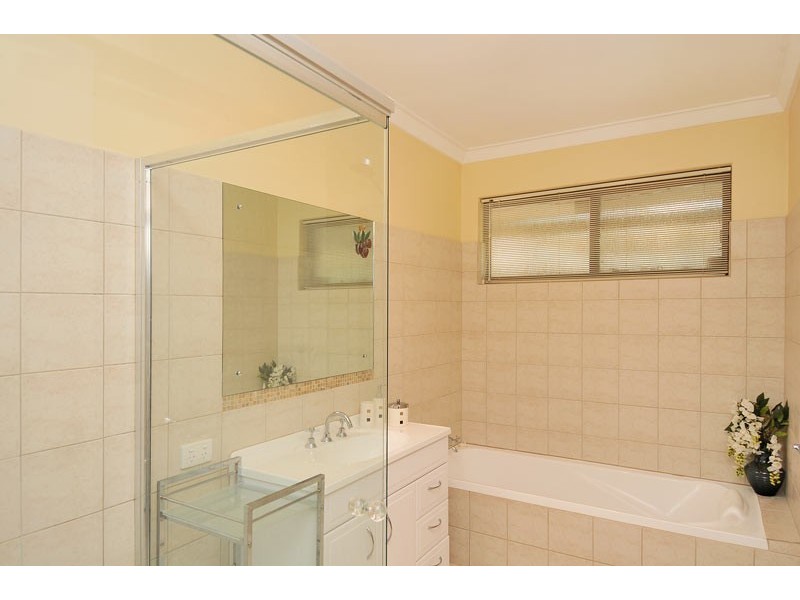 18 Armstrong Street, Halls Head WA 6210