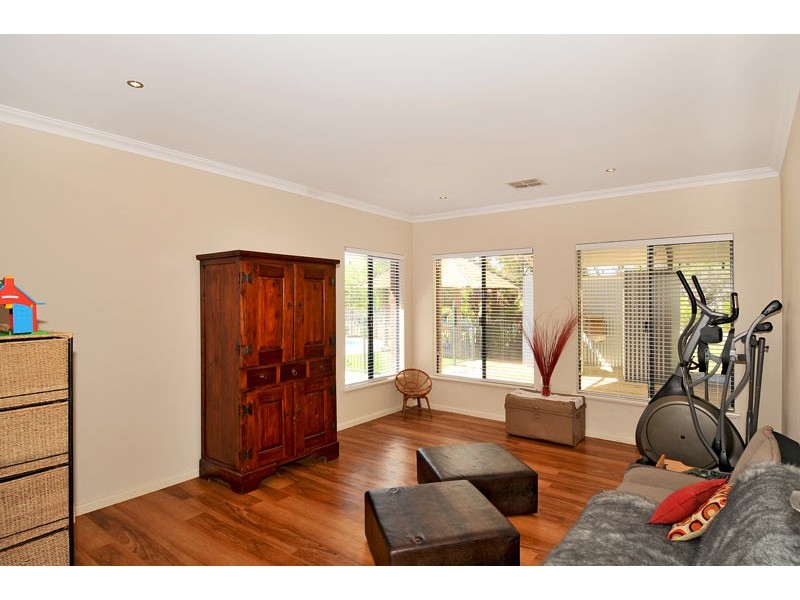 23 Thomasfield Place, Ravenswood WA 6208