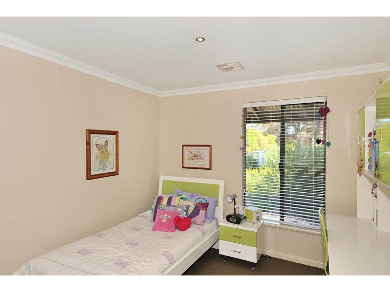 23 Thomasfield Place, Ravenswood WA 6208