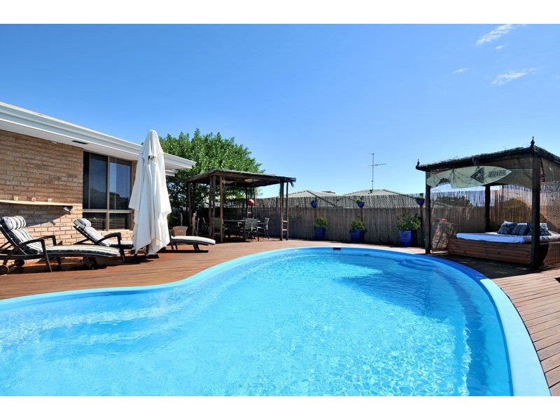 12 Seawind Drive, Silver Sands WA 6210
