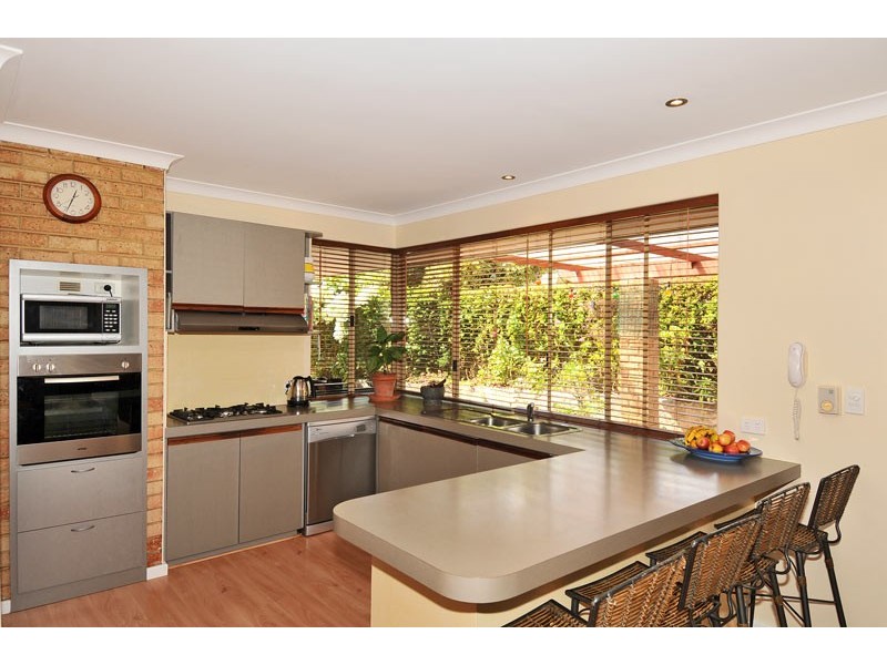 12 Seawind Drive, Silver Sands WA 6210