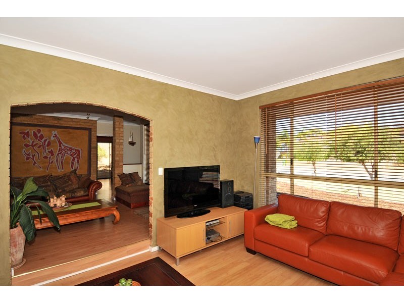 12 Seawind Drive, Silver Sands WA 6210