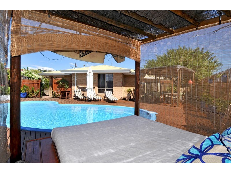 12 Seawind Drive, Silver Sands WA 6210