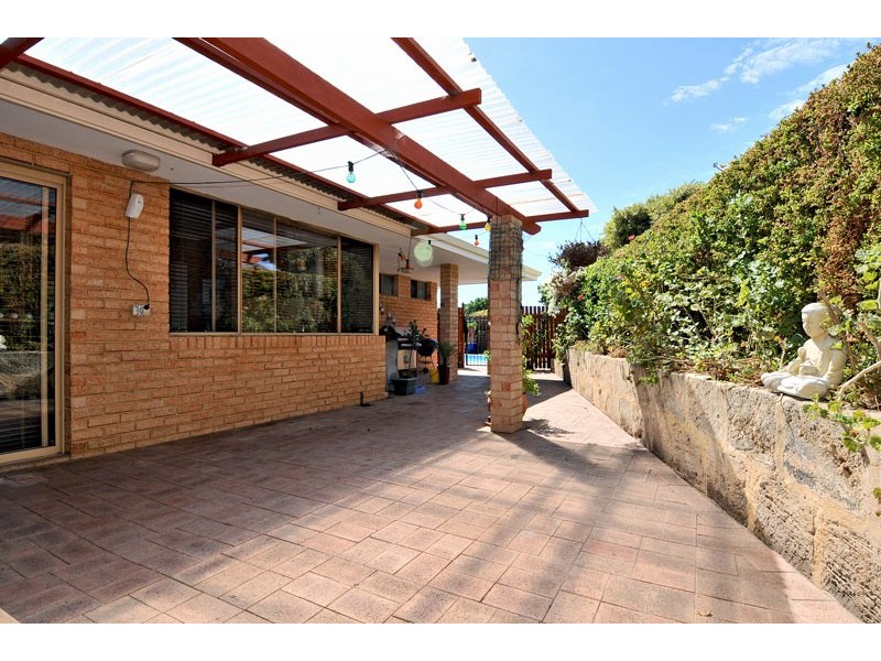 12 Seawind Drive, Silver Sands WA 6210