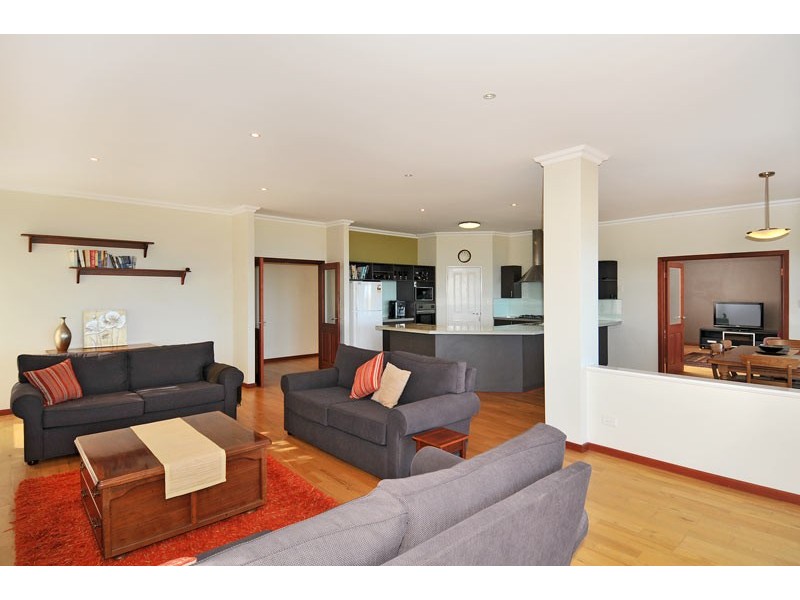 12 Hideaway Cove, Halls Head WA 6210