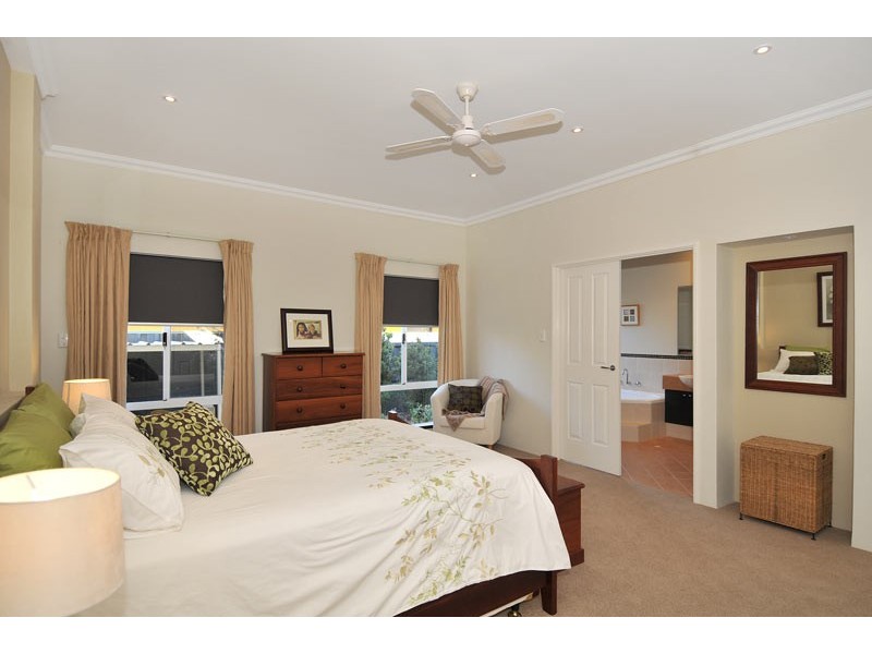 12 Hideaway Cove, Halls Head WA 6210