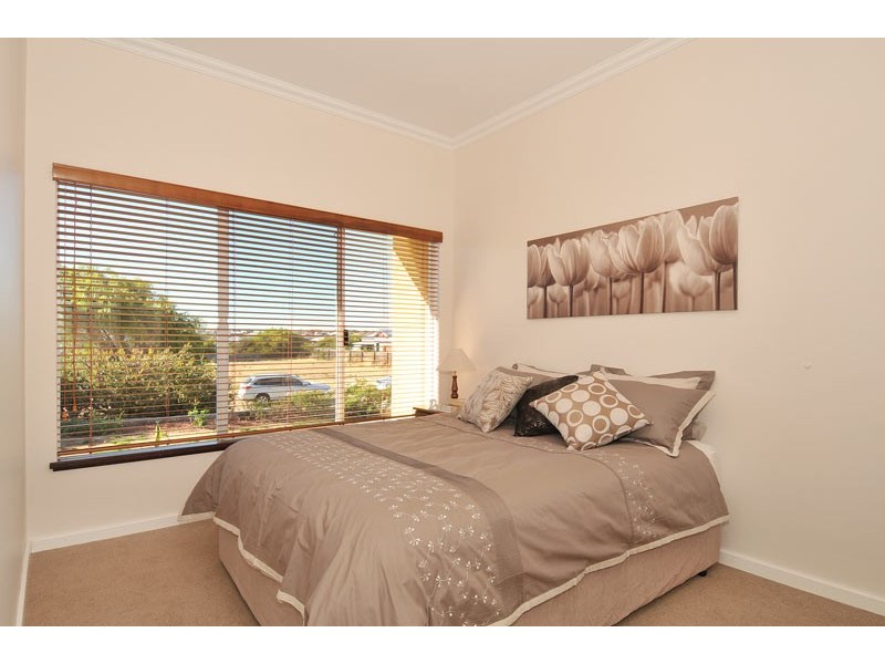 12 Hideaway Cove, Halls Head WA 6210