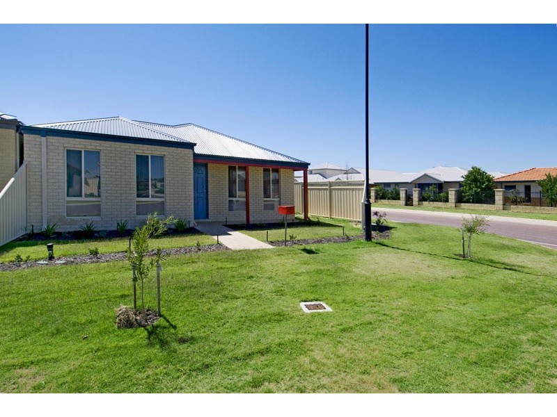 35 Dowerin Circuit, Lakelands WA 6180